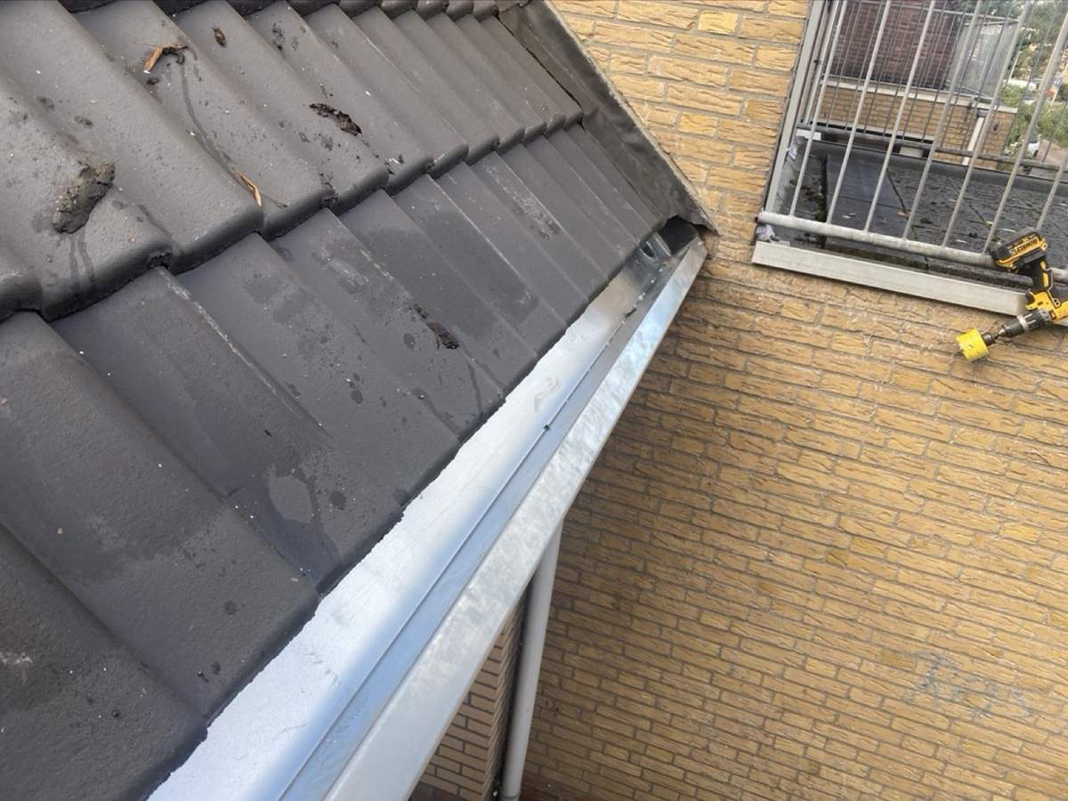 Nieuwe zinken goot