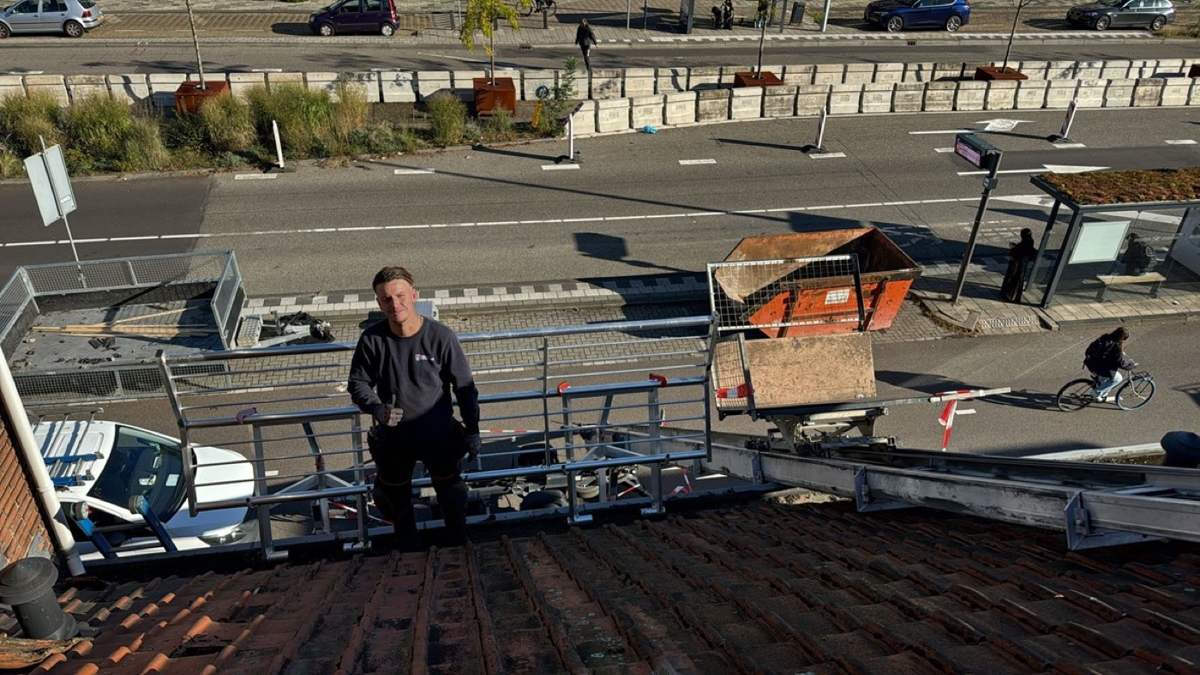 Collega tijdens de werkzaamheden